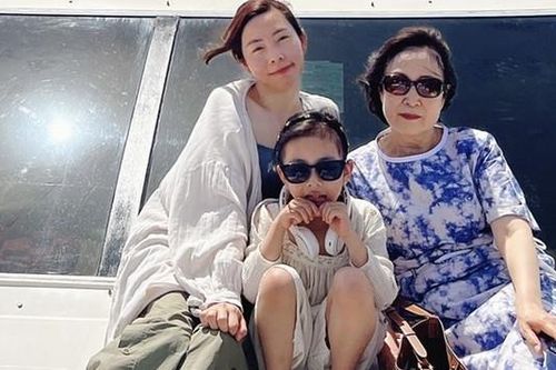 Nàng dâu Việt có mẹ chồng Hàn 'không như phim', U70 vẫn lái xe đưa con du lịch