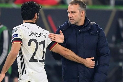 Gundogan đòi rời Barca, HLV Hansi Flick bày tỏ nỗi lòng