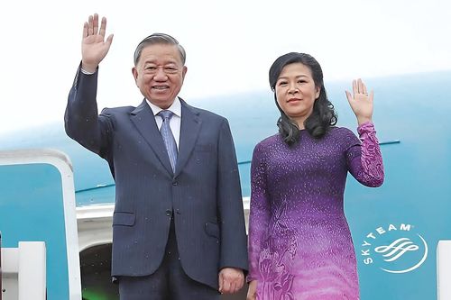 Tổng Bí thư, Chủ tịch nước Tô Lâm và Phu nhân đến Quảng Đông, bắt đầu thăm Trung Quốc