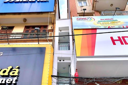 Căn nhà có một không hai ở Hà Nội; ôm 2 căn hộ trên 10 tỷ ở thuê 3,5 triệu/tháng