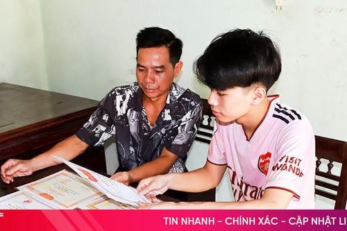 Khát khao đến giảng đường của nam sinh nghèo Đức Thọ