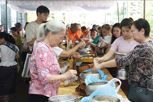 Cộng đồng người Việt tại Lào tổ chức Đại lễ Vu lan báo hiếu