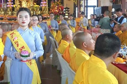 Hàng ngàn người tham dự đại Lễ Vu lan báo hiếu ở tỉnh Bình Thuận