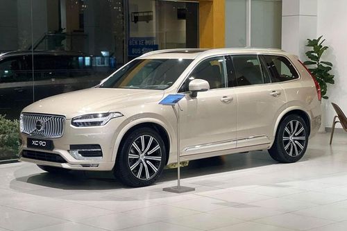 Volvo XC90 Ultimate 2024 giảm giá gần 500 triệu đồng tại Việt Nam