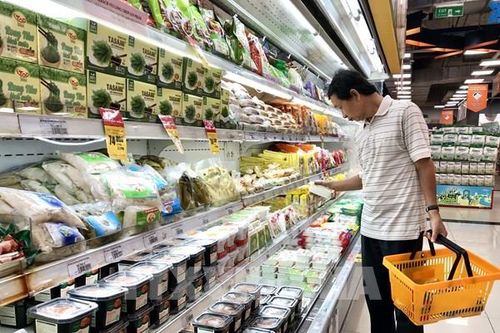 Hóa giải áp lực lạm phát khi tăng lương