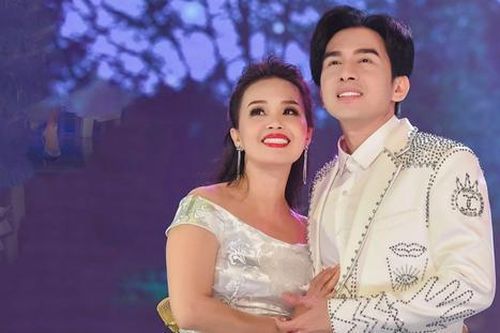 Đan Trường song ca cùng Cẩm Ly, dân mạng: 'Anh giấu cỗ máy thời gian ở đâu?'