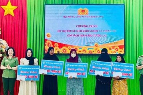 Phụ nữ Công an Bình Dương: Trao hỗ trợ sinh kế cho phụ nữ nghèo
