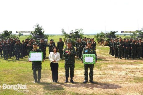 Diễn tập lực lượng dự bị động viên có bắn đạn thật đạt mục tiêu và an toàn tuyệt đối