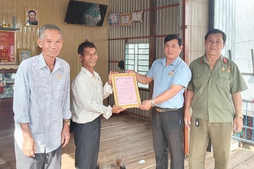 Phát huy phẩm chất 'Bộ đội Cụ Hồ', góp sức xây dựng quê hương