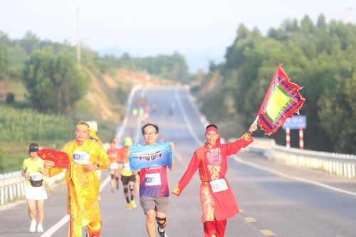Rộn ràng cung đường chạy trên vùng đất Tây Sơn Thượng Đạo