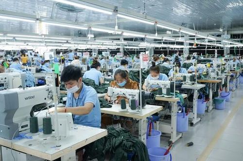 Kim ngạch xuất khẩu dệt may Việt Nam lần đầu vượt mốc 4 tỷ USD trong năm 2024