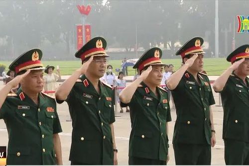 Bộ Tư lệnh Thủ đô Hà Nội báo công dâng Bác