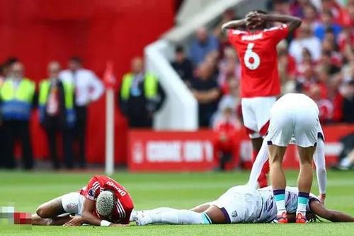 Nottingham chia điểm với Bournemouth trong trận đầu
