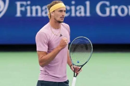 Alexander Zverev tiến vào bán kết gặp Jannik Sinner
