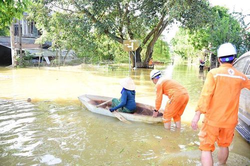 Chuyện về những người 'giữ nguồn sáng' Thủ đôBài 2: Tình yêu nghề của những người thợ áo cam