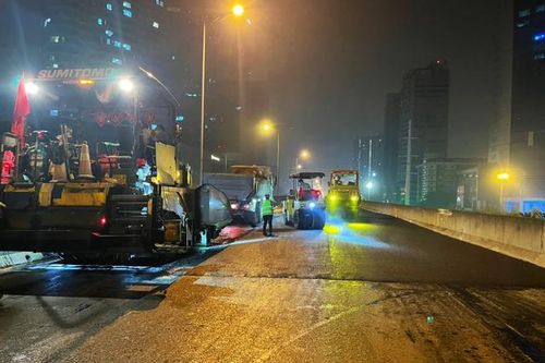 Gối cầu, khe co giãn trên đường vành đai 3 bị xô lệch, hư hỏng gây mất an toàn