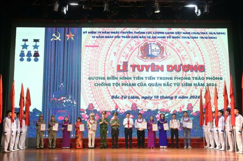 Tuyên dương 10 gương điển hình tiên tiến trong phong trào phòng, chống tội phạm của quận Bắc Từ Liêm