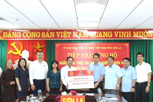 Agribank trao tặng 6 tỷ đồng chung tay cùng nhân dân khắc phục thiệt hại do thiên tai tại Sơn La và Điện Biên