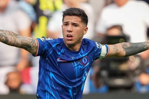 Enzo Fernandez gây ức chế