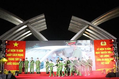 Quận Bắc Từ Liêm: ấn tượng liên hoan nghệ thuật 'Hà Nội–niềm tin và hy vọng'