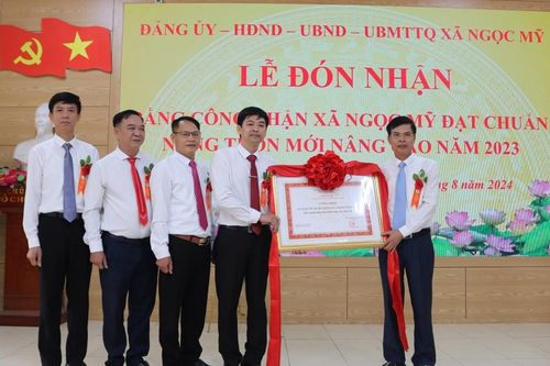 Quốc Oai: xã Ngọc Mỹ đón Bằng công nhận đạt chuẩn nông thôn mới nâng cao