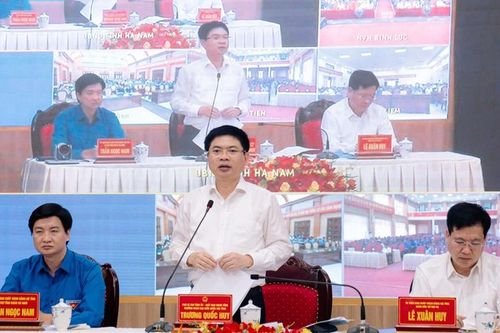 Chủ tịch UBND tỉnh Hà Nam đối thoại với thanh niên