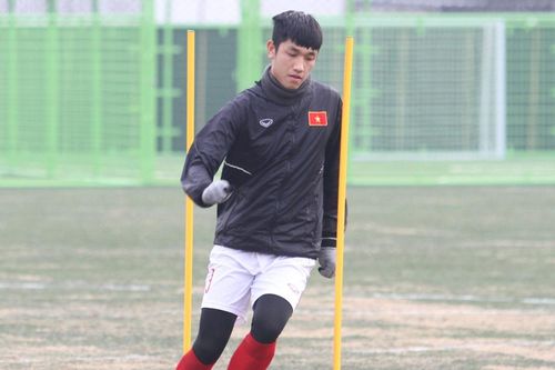 Đồng đội cũ của Quang Hải và Văn Hậu ở World Cup vẫn bơ vơ trước mùa giải mới, chia sẻ của 'thầy cũ' đã nói ra sự thật