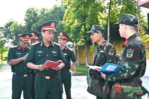 Bộ tư lệnh Quân khu 4 kiểm tra kết quả thực hiện nhiệm vụ quân sự, quốc phòng tại Thừa Thiên Huế