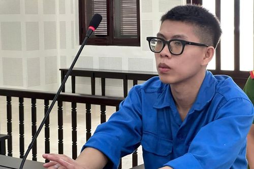 Gã thanh niên 'tung chiêu' lừa đổi ngoại tệ, chiếm đoạt tiền của shipper