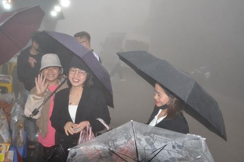 Phải lòng với sương