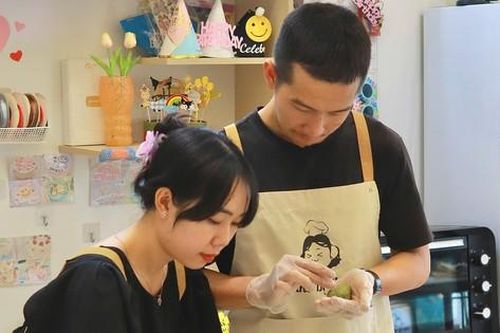Kết nối với truyền thống thông qua những workshop làm bánh Trung Thu