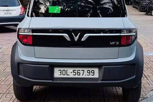 VinFast VF3 đầu tiên đeo 'biển khủng', chiếc biển số bằng nửa giá xe