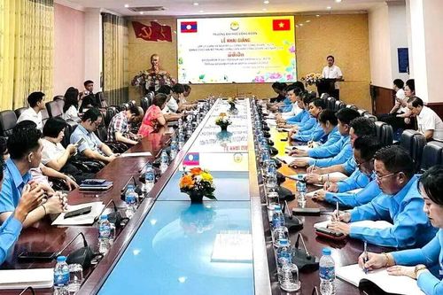 15 cán bộ Lào được tập huấn lý luận và nghiệp vụ công tác Công đoàn