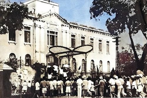 Lòng ta chung một cơ đồ Việt Nam
