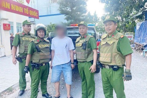 Ngăn chặn đối tượng tẩm xăng đe dọa đốt nhà tự sát cùng con gái