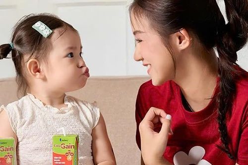Bí quyết nuôi con tăng cân nhanh của các hot mom Việt