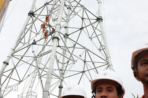 Đóng điện Dự án đường dây 500kV mạch 3 đoạn Quỳnh Lưu-Thanh Hóa