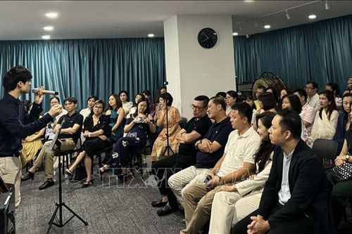 Ấm áp đêm nhạc quyên góp và gắn kết cộng đồng tại Singapore
