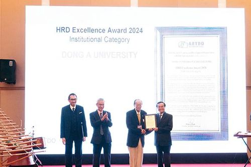 Đại học Đông Á nhận giải thưởng 'Nhân sự xuất sắc quốc tế năm 2024' của ARTDO