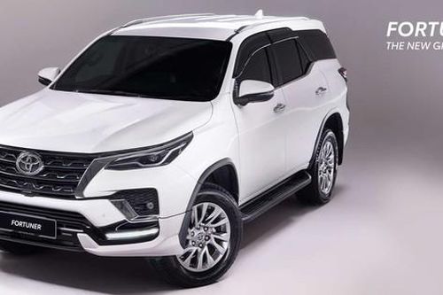 Toyota Fortuner 2024 có gói độ GR thể thao chính hãng