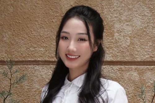 Bị nghi là phản diện hại Pu, nữ phụ xinh đẹp của Đi giữa trời rực rỡ có động thái gây sốt