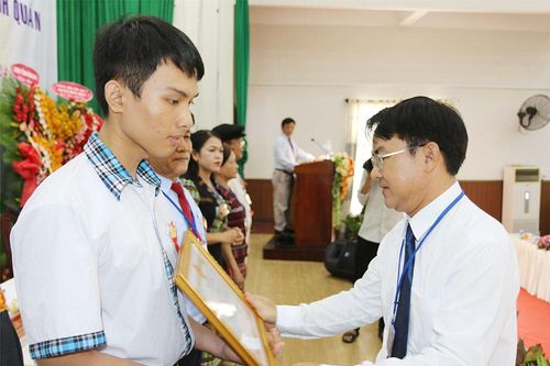 Đồng bào các tôn giáo chung tay làm khuyến học