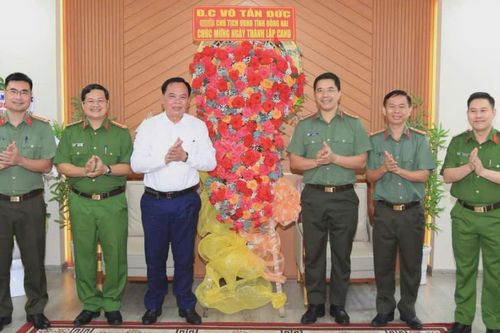 Chủ tịch UBND tỉnh Võ Tấn Đức chúc mừng Công an tỉnh nhân kỷ niệm 79 Ngày truyền thống Công an nhân dân
