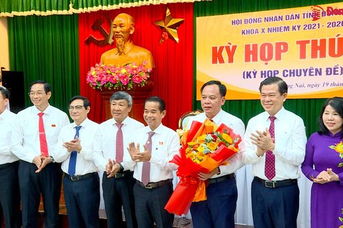 Đồng chí Võ Tấn Đức được bầu giữ chức Chủ tịch UBND tỉnh