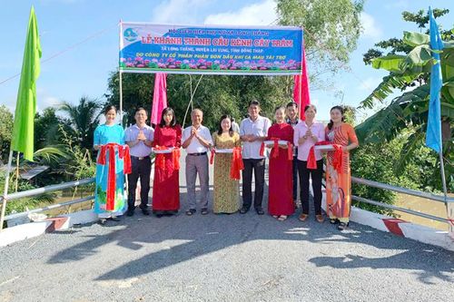 Khánh thành, đưa vào sử dụng cầu kênh Cây Trâm