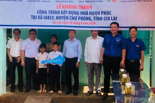 Bàn giao 'Ngôi nhà hạnh phúc' cho thiếu nhi khó khăn ở xã Ia Kly