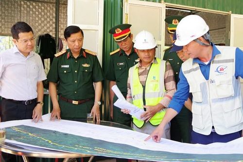 Kiểm tra tiến độ thi công tuyến đường 74 Nam Đông - A Lưới