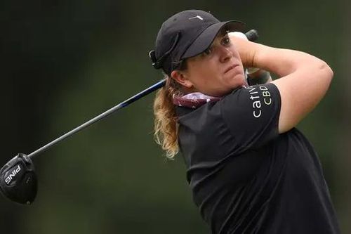 Lauren Coughlin duy trì vị trí dẫn đầu giải Scotland mở rộng