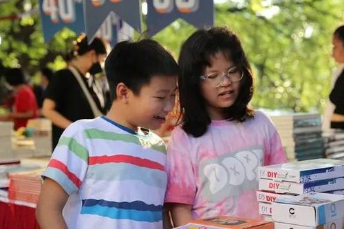 Hội sách Hà Nội lần thứ IX tại hồ Gươm