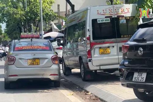 Lộn xộn và nhếch nhác trên phố Kim Ngưu